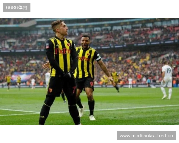 世体：巴萨不想让贝尔纳尔重蹈覆辙；球员团队冬窗会做评估