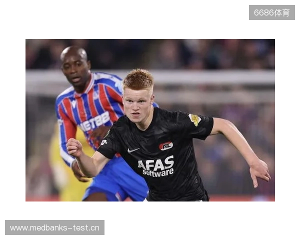 电讯报:纽卡有意引进小将斯密特,该球员非常乐意在一月加盟 电讯报:纽卡有意引进小将斯密特,该球员非常乐意在一月加盟